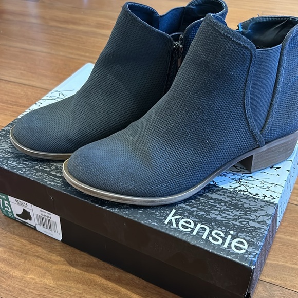 Kenzie Ankle Boot - Picture 2 of 5